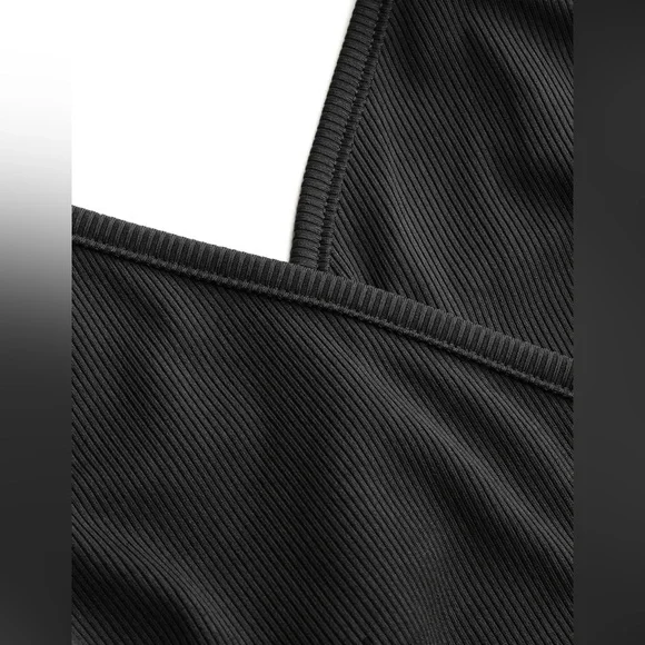 NWOT - V-neck Cami Wide Leg Jumpsuit Curve & Plus Elegant Black Jumpsuit - CIDER - Picture 3 of 8